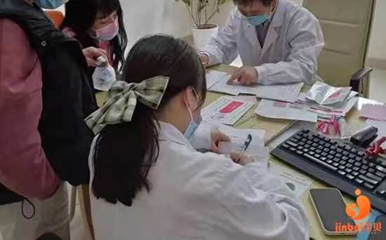 影响郑州大学第一附属医院借卵生男孩成功率的因素有：卵子质量，精子质量，